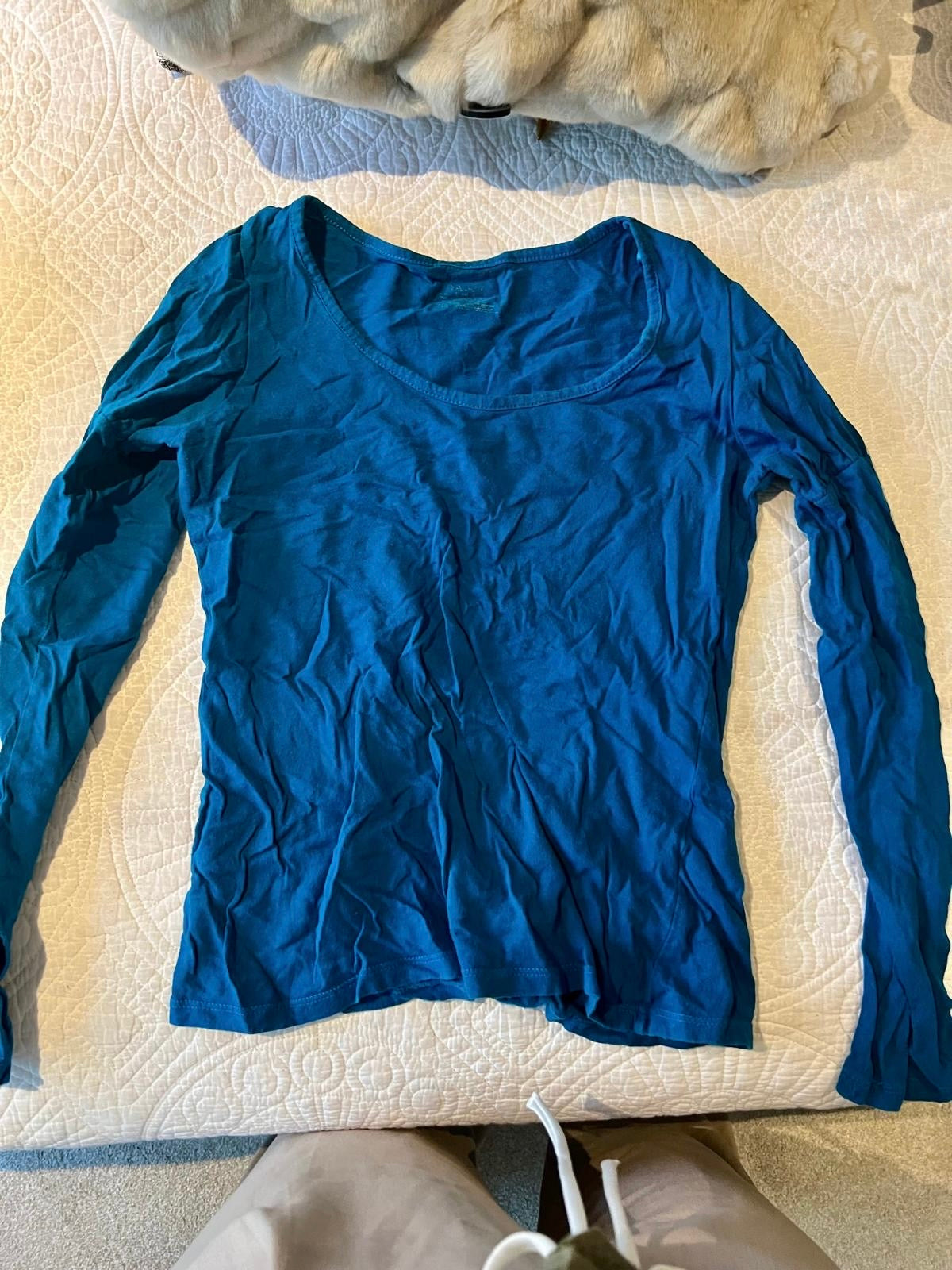 Long sleeve blue top